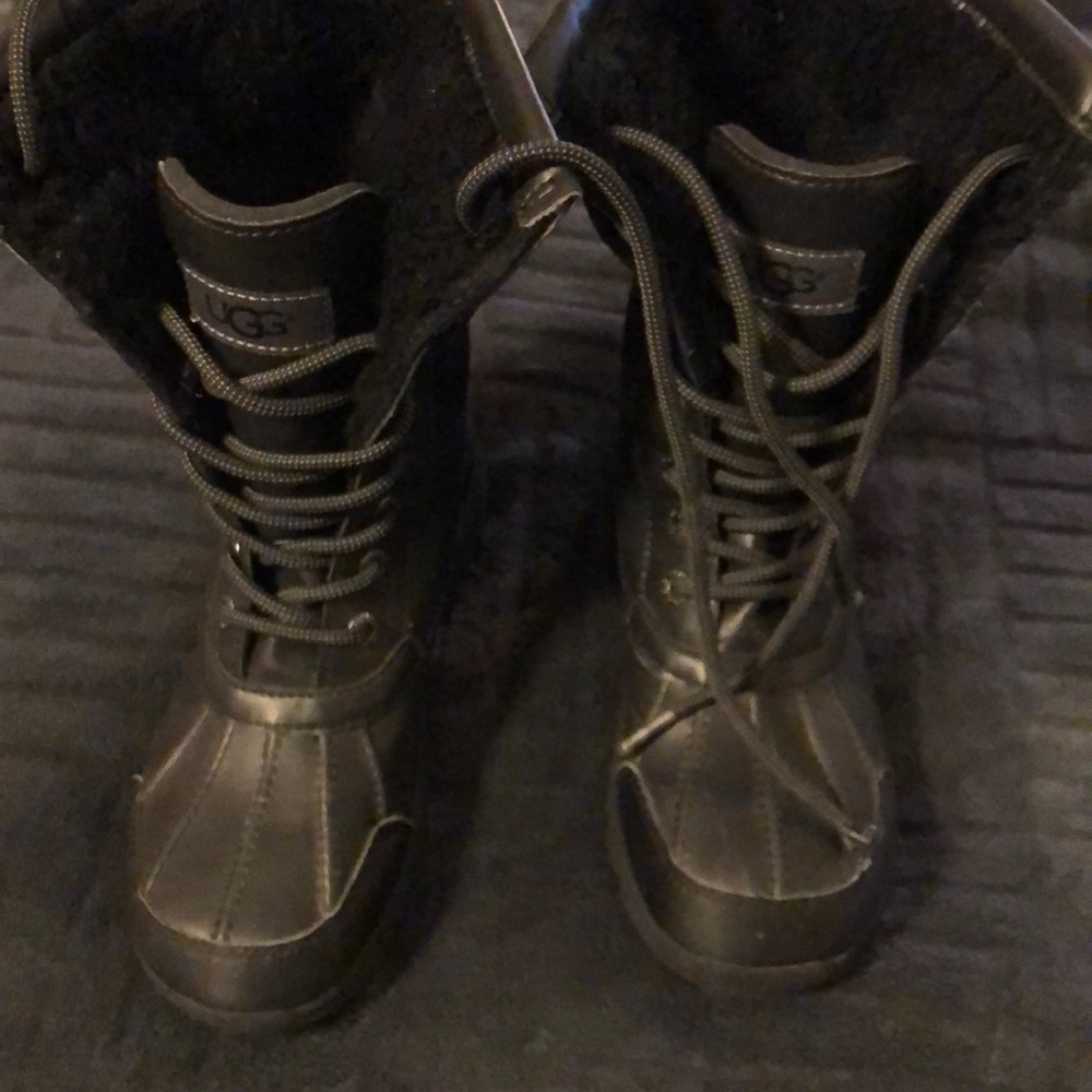 UGGs - Picture 3 of 5